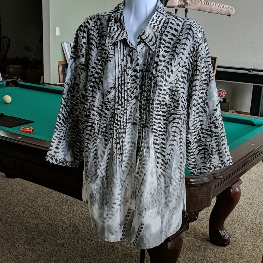 Light as a feather tank and shirt. - Picture 4 of 4
